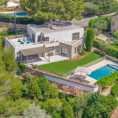 Antipode Vila *