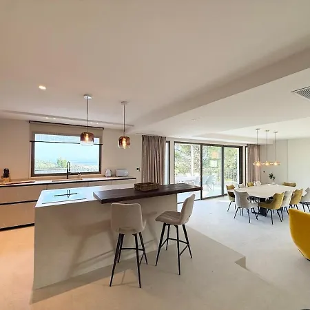 Villa Antipode *